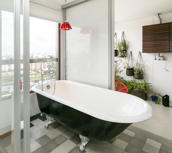 Salle de bain ouverte au Brésil Appartement-Panamby-©DTEstudio